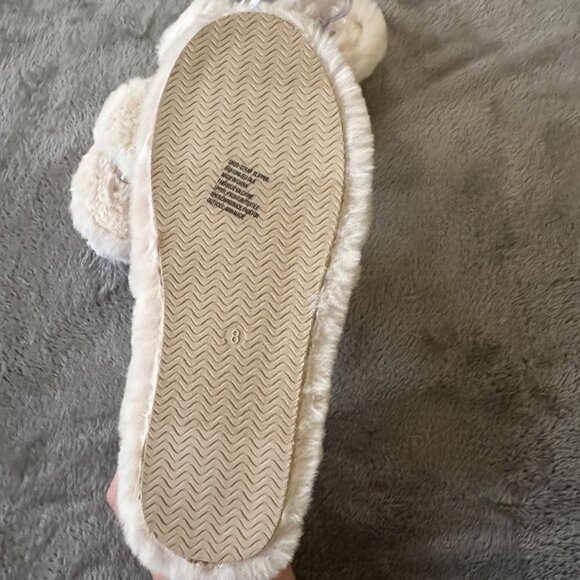Fabletics Snug Strap Slilppers Fuzzy Cream Women's size 8 - Picture 4 of 5